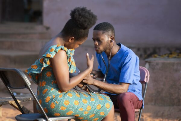 africa-humanitarian-aid-doctor-taking-care-patient